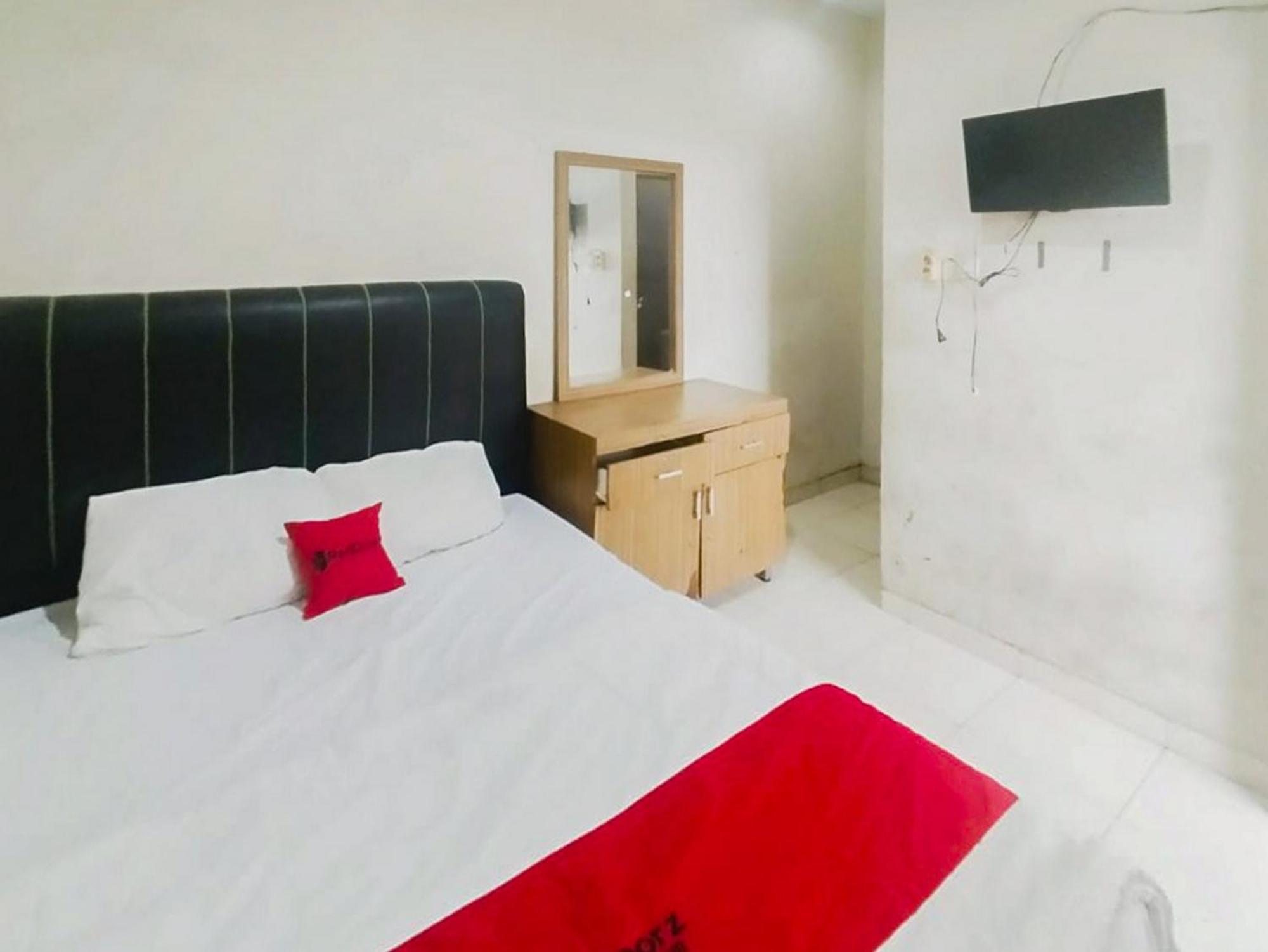 Reddoorz At Jalan Diponegoro Bandar Lampung Hotell Exteriör bild
